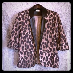 Tobi, large leopard blazer 🤩 spice up anything!
